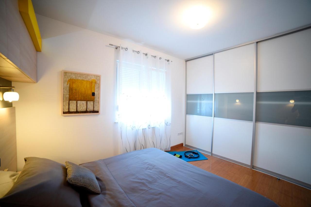 1 * Zagreb