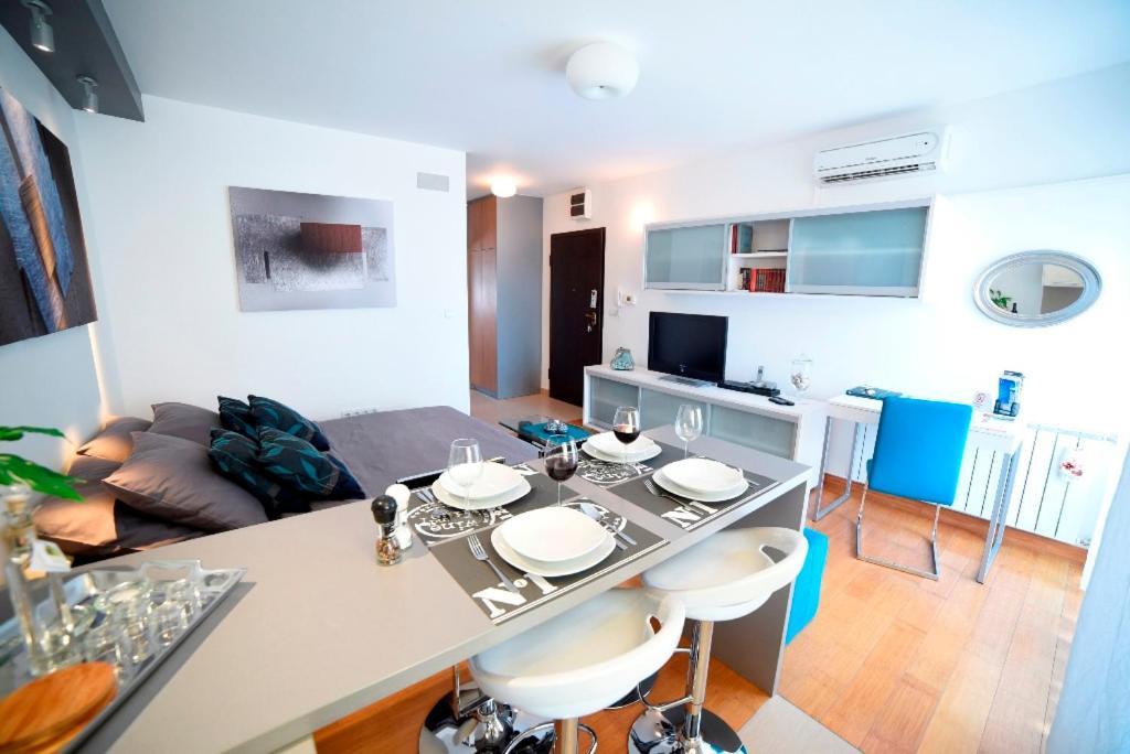1 * Zagreb