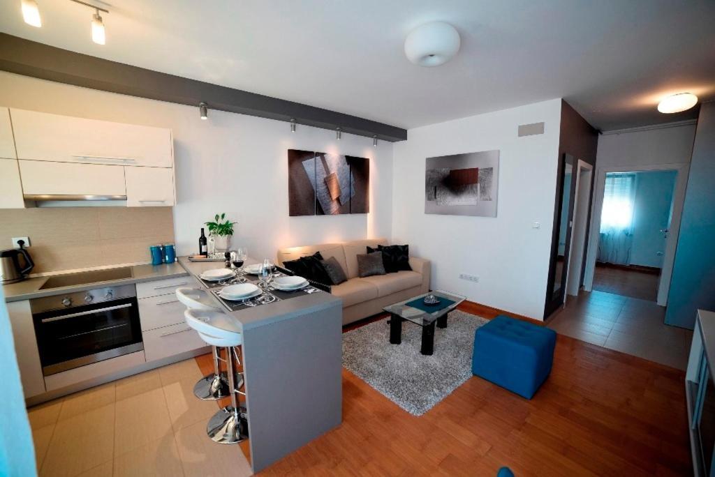 1 Apartment